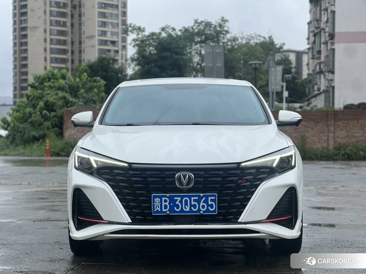 Chang'an Yidong 2022 Белый из Китая