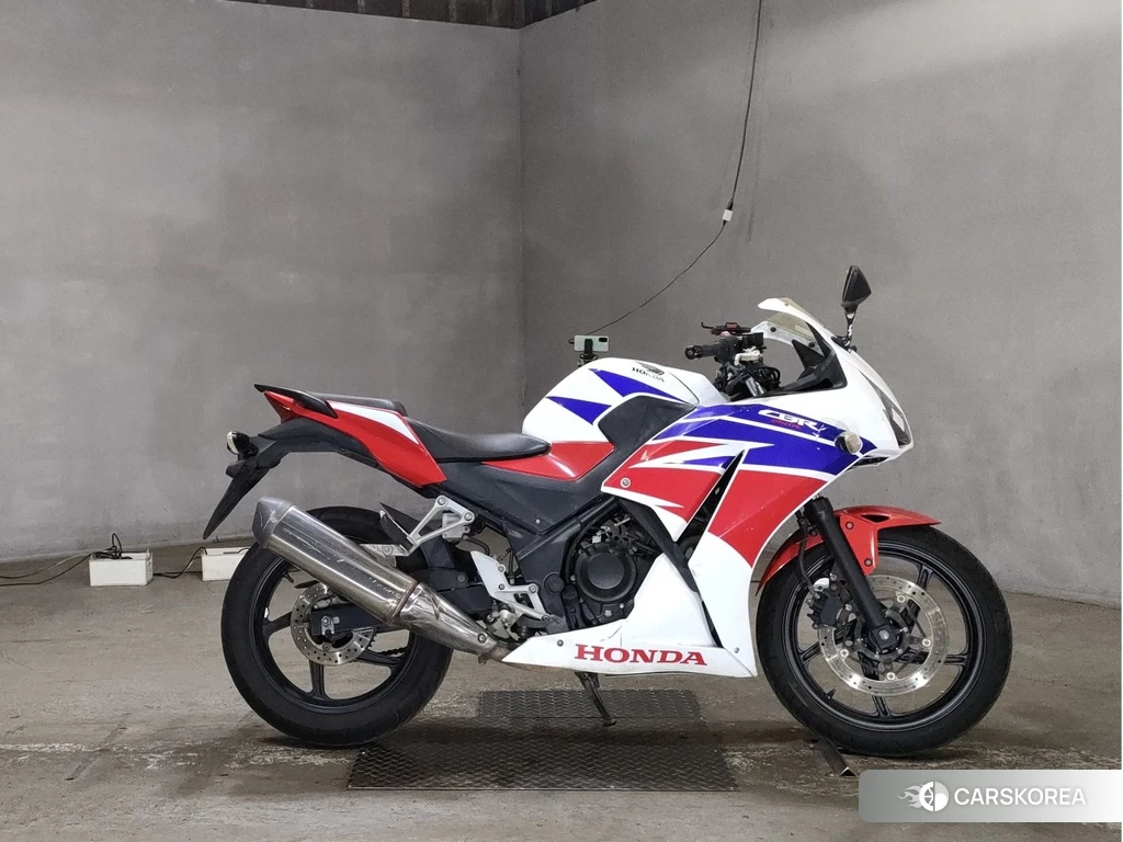 Проданный Honda CBR250R id 4176922 из Японии