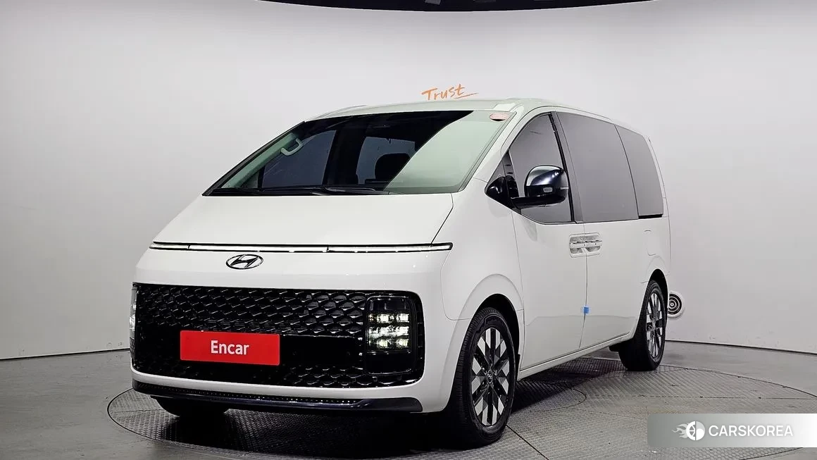 Hyundai Staria 2023 Белый из Кореи