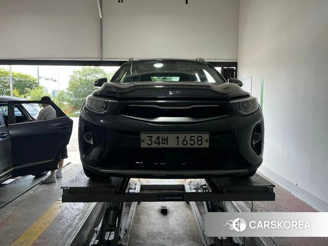 Kia Stonic 2018 Серый из Кореи
