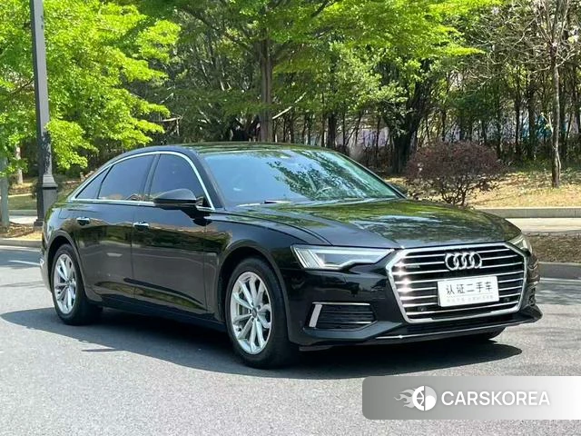 Audi A6L 2022 Черный из Китая