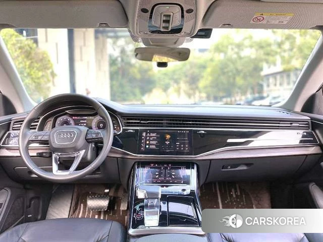 Audi Q8 2021 Черный из Китая