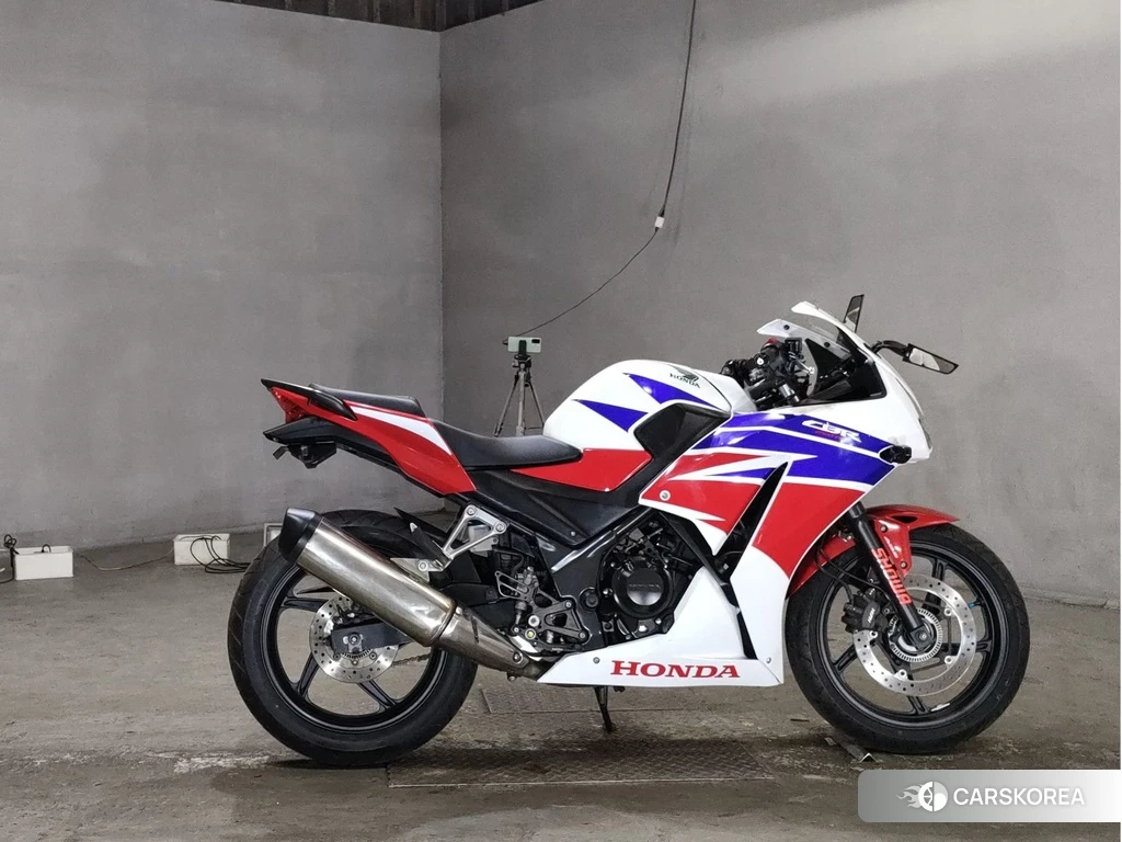 Проданный Honda CBR250R 2015 из Японии