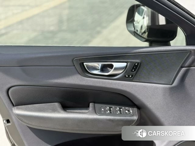 Volvo XC60 2022 Темно-серый из Китая
