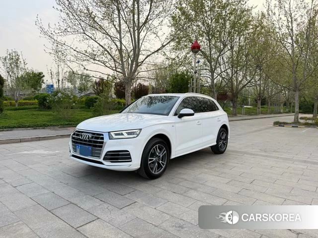 Audi Q5L 2021 Белый из Китая