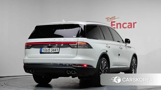 Lincoln Aviator 2nd generation 2021 Белый из Кореи