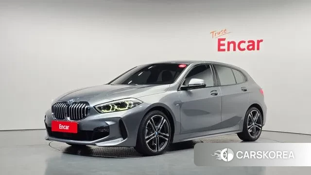 BMW 1 Series (F40) 2024 Серебристо-серый из Кореи