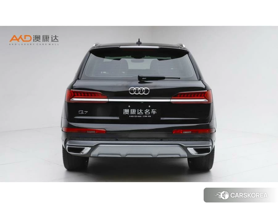 Audi Q7 2021 Черный из Китая