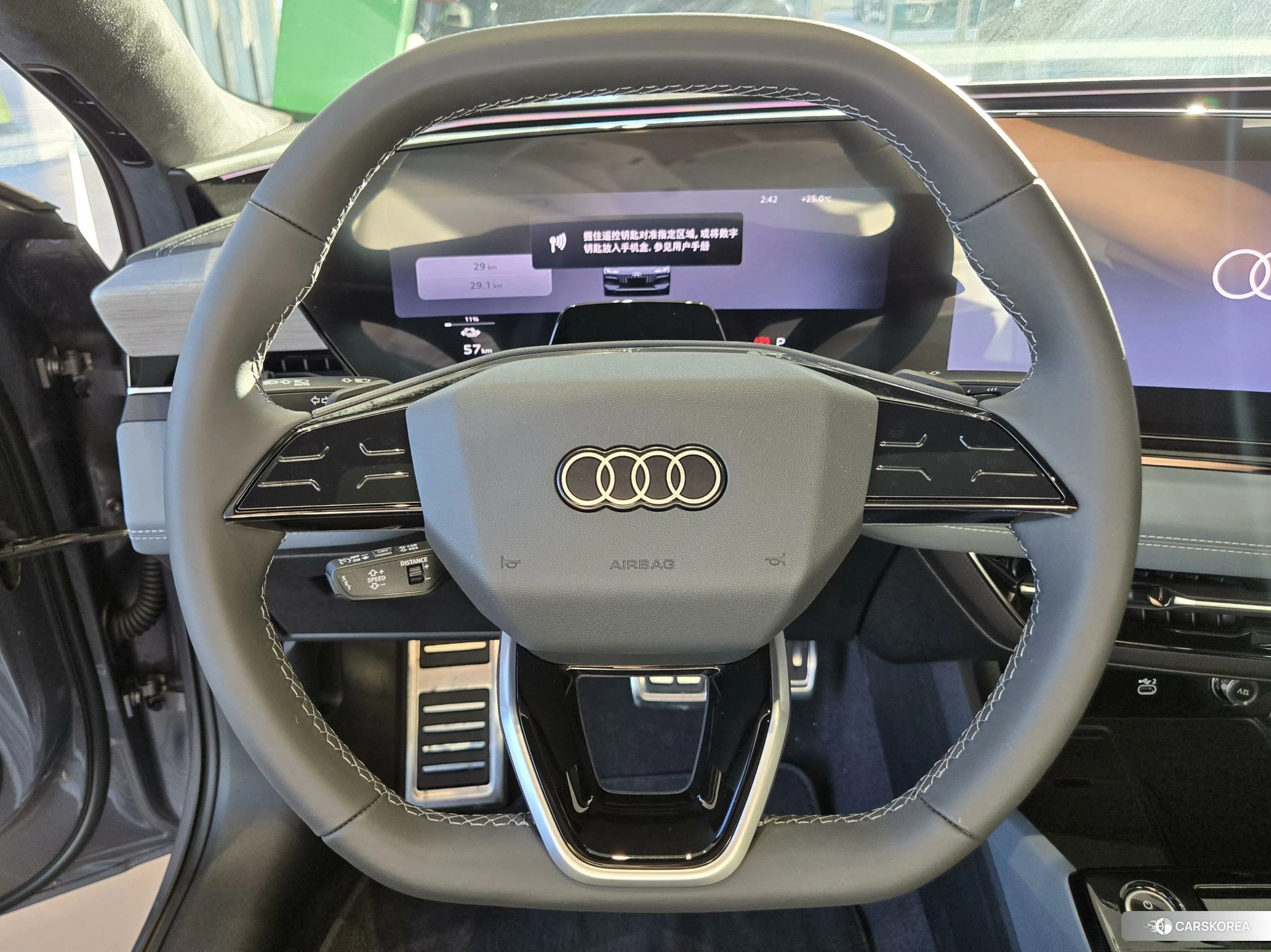 Audi A6L e-tron 2026 Серебристо-серый из Китая