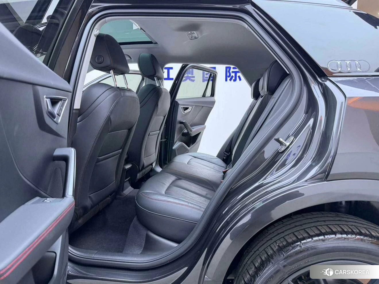 Audi Q2L 2021 Черный из Китая