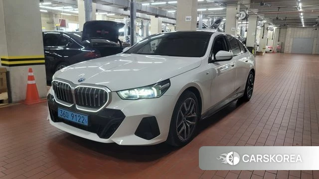 BMW i5 (G60) 2024 Белый из Кореи