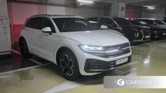 Volkswagen Touareg 3rd generation 2026 Белый из Кореи