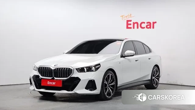 BMW 5 Series (G60) 2023 Белый из Кореи