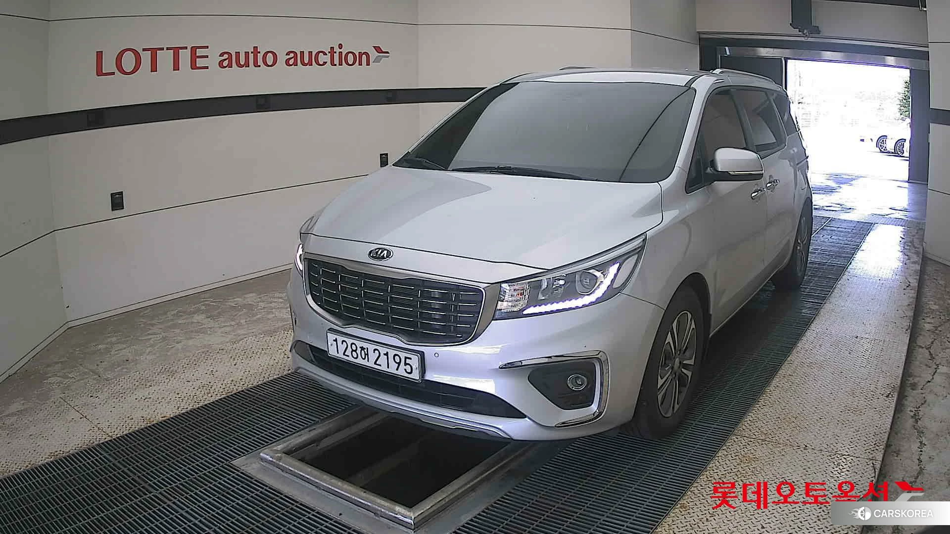 Kia Carnival 2019 Silky Silver из Кореи