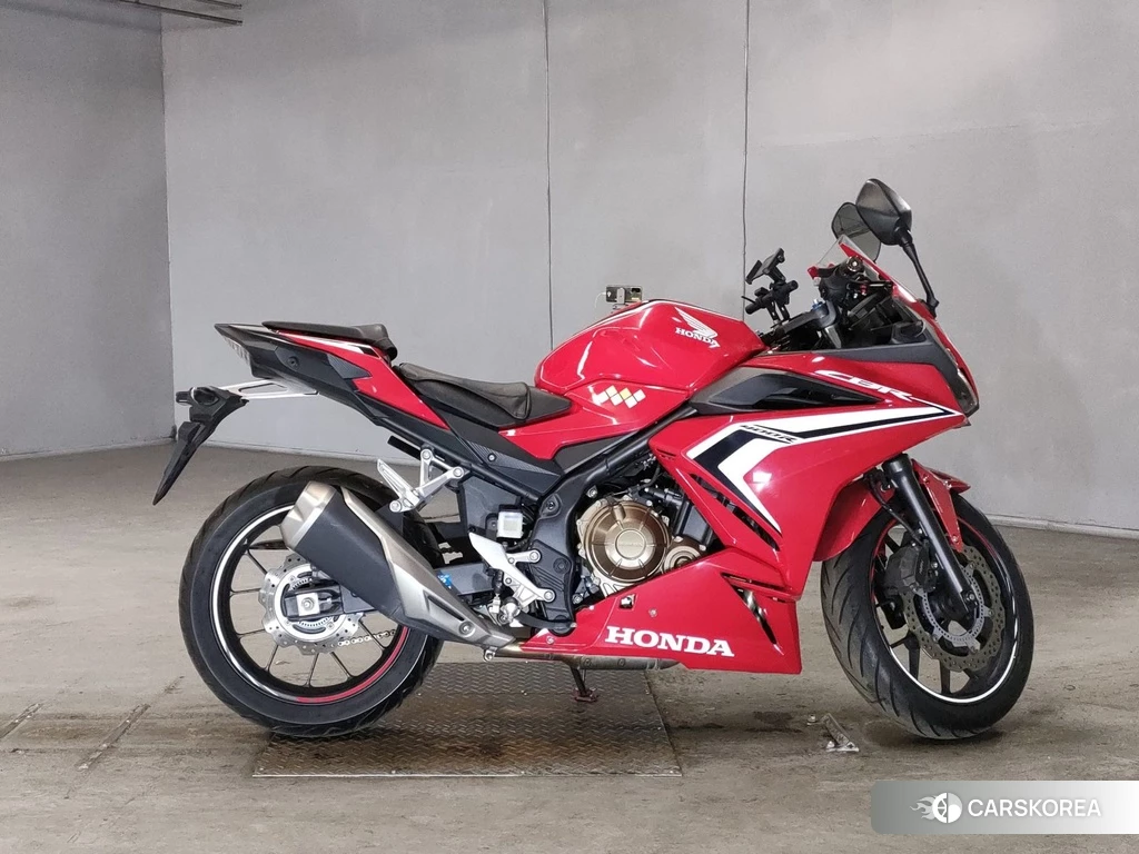 Проданный Honda CBR400R 2019 из Японии