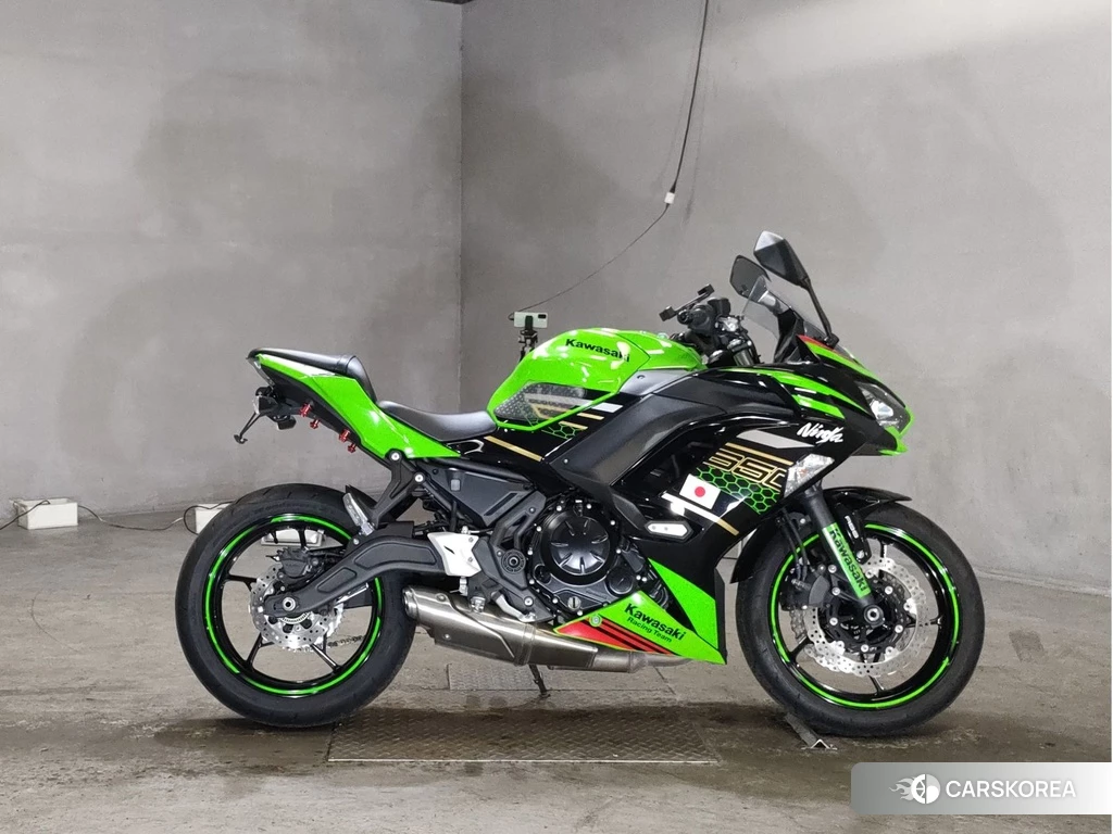 Проданный Kawasaki NINJA 650 2021 из Японии