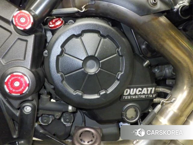 Engine photo