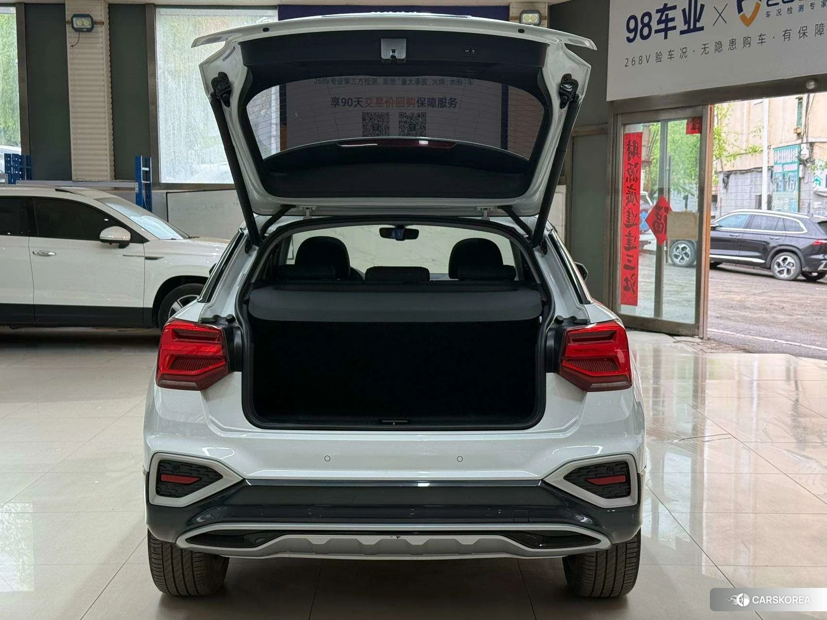 Audi Q2L 2021 Белый из Китая