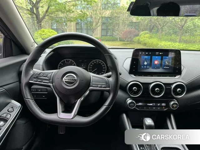 Nissan Xuan Yi 2021 Темно-серый из Китая