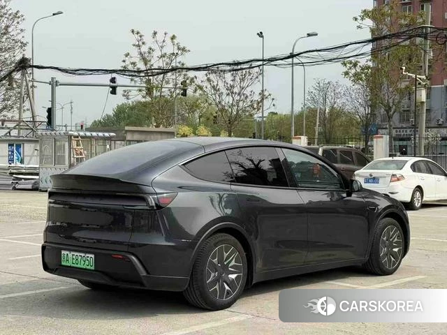 Tesla Model Y L 2026 Темно-серый из Китая