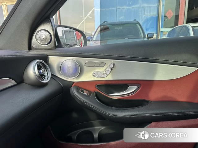 Mercedes-Benz GLC 2021 Белый из Китая