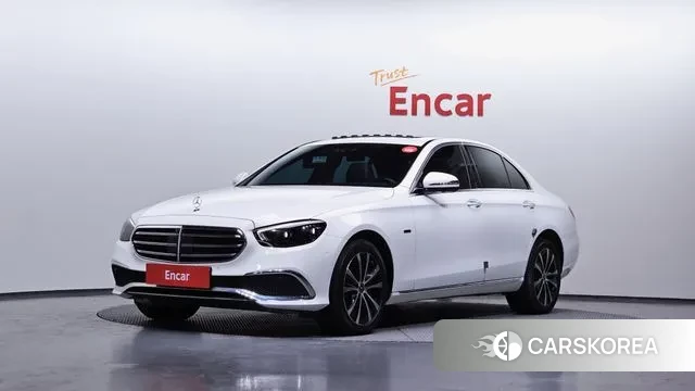 Mercedes-Benz E-Class W213 2021 Белый из Кореи