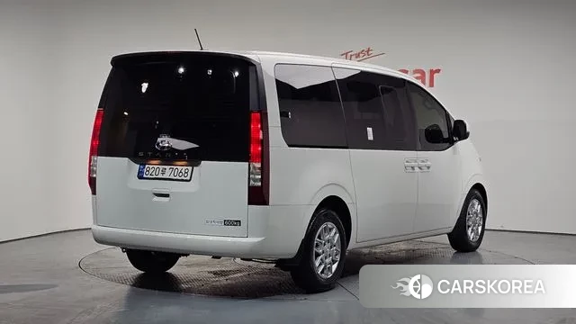 Hyundai Staria 2023 Белый из Кореи