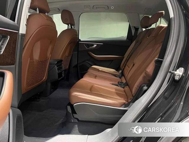 Audi Q7 2022 Черный из Китая