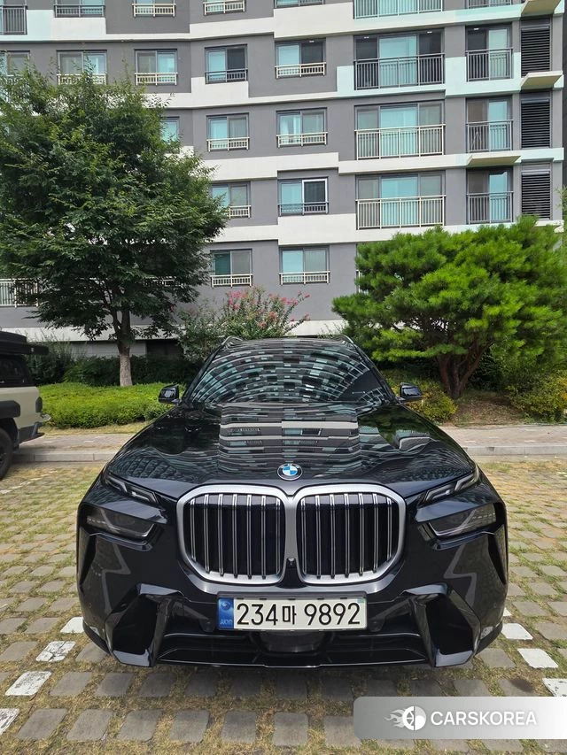BMW X7 (G07) 2024 Черный из Кореи