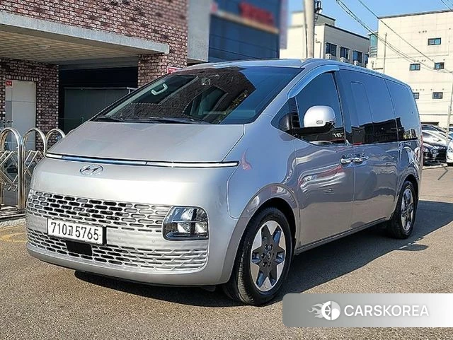 Hyundai Staria 2021 Серебристо-серый из Кореи