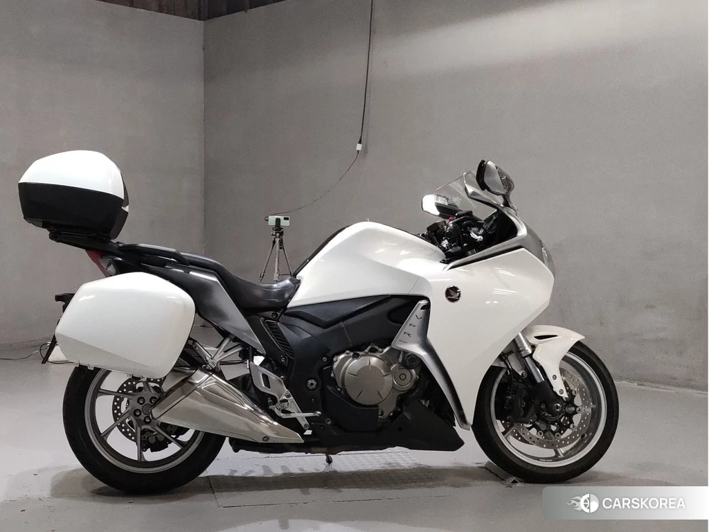 Проданный Honda VFR1200F 2011 из Японии, фото 2