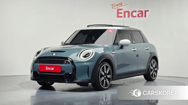 Mini Cooper S 2023 Цвет галактики из Кореи