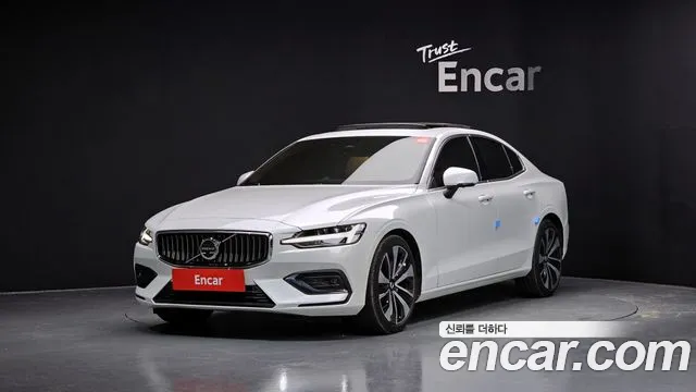 Volvo S60 3rd generation 2023 Белый из Кореи