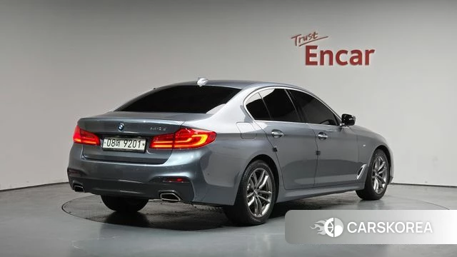 BMW 5 Series (G30) 2018 Светло-серебряный цвет из Кореи