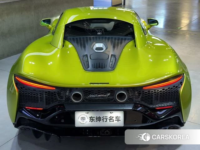McLaren Artura 2023 Зеленый из Китая