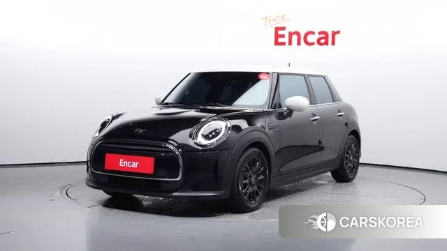 Mini Cooper 2023 Черный из Кореи