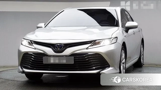 Toyota Camry (XV70) 2020 Серебряный из Кореи