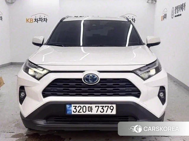 Toyota RAV4 5th Generation 2022 Белый из Кореи