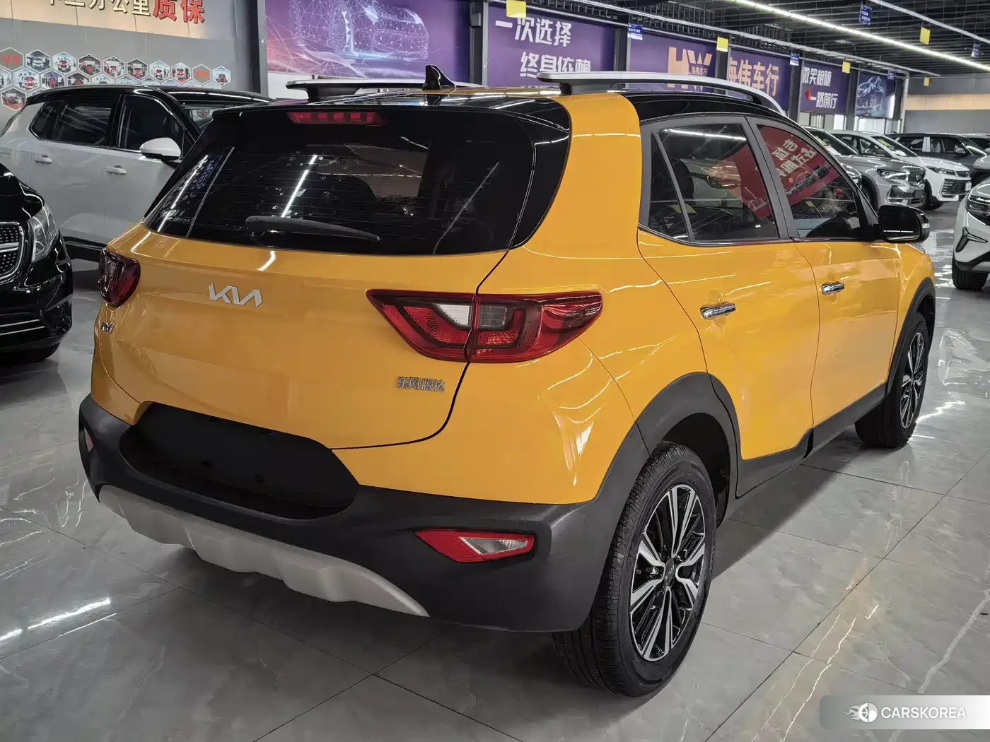 Kia KX1 2022 Yellow/orange из Китая