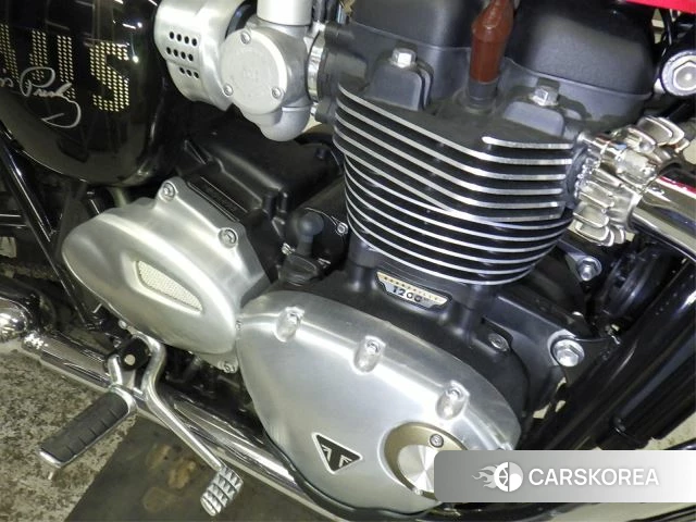 Engine photo
