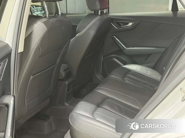 Audi Q2L 2023 Белый из Китая