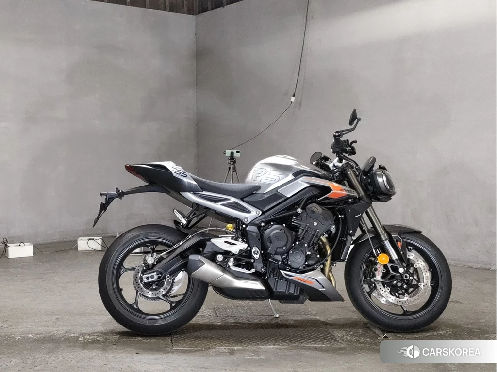 Проданный Triumph STREET TRIPLE 765 RS 2024 из Японии, фото 2