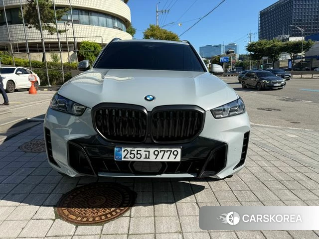 BMW X5 (G05) 2026 Светло-серебряный цвет из Кореи