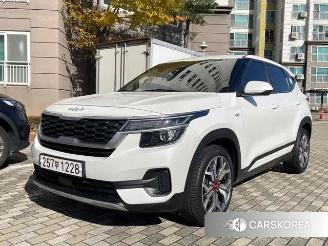 Kia Seltos 2022 Белый из Кореи
