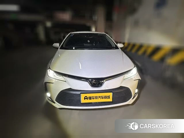 Toyota Corolla 2021 Белый из Китая