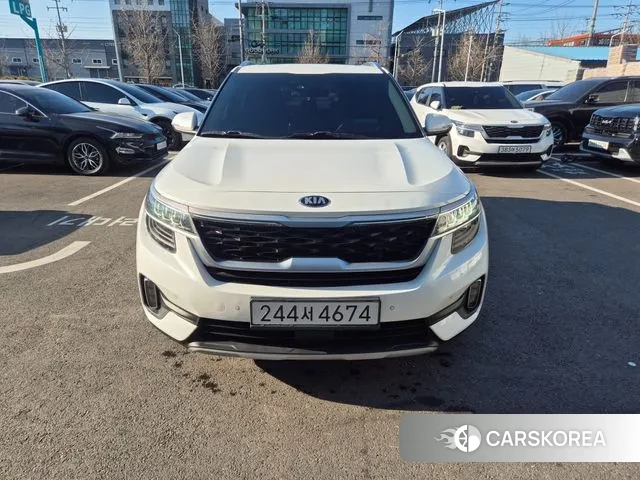 Kia Seltos 2020 Белый из Кореи