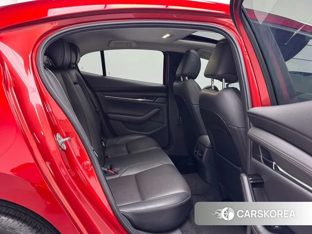 Mazda 3 Angkesaila 2021 Красный из Китая