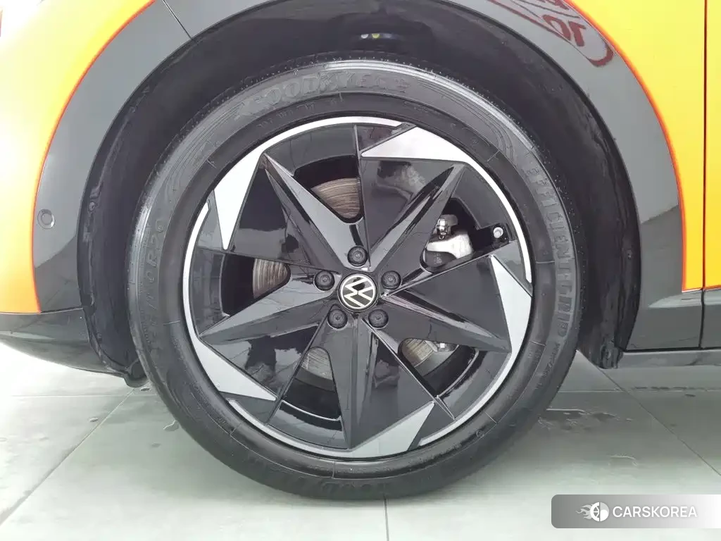 Volkswagen ID. UNYX 2025 Yellow/orange из Китая