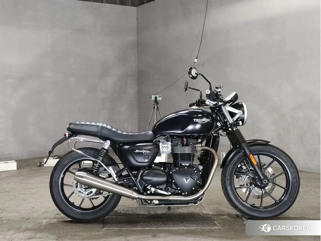 Проданный Triumph STREET TWIN 2016 из Японии