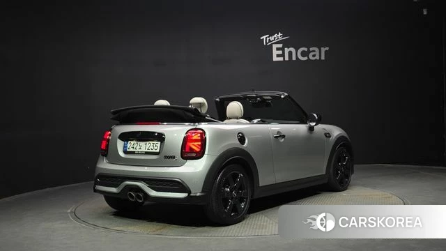 Mini Cooper S Convertible 2023 Серебряный из Кореи